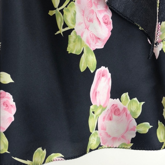 Tank top 💯 % silk tie front small - Picture 3 of 5